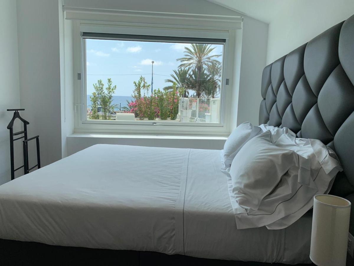 Miramare The Palace Resort Sanremo Esterno foto A bedroom