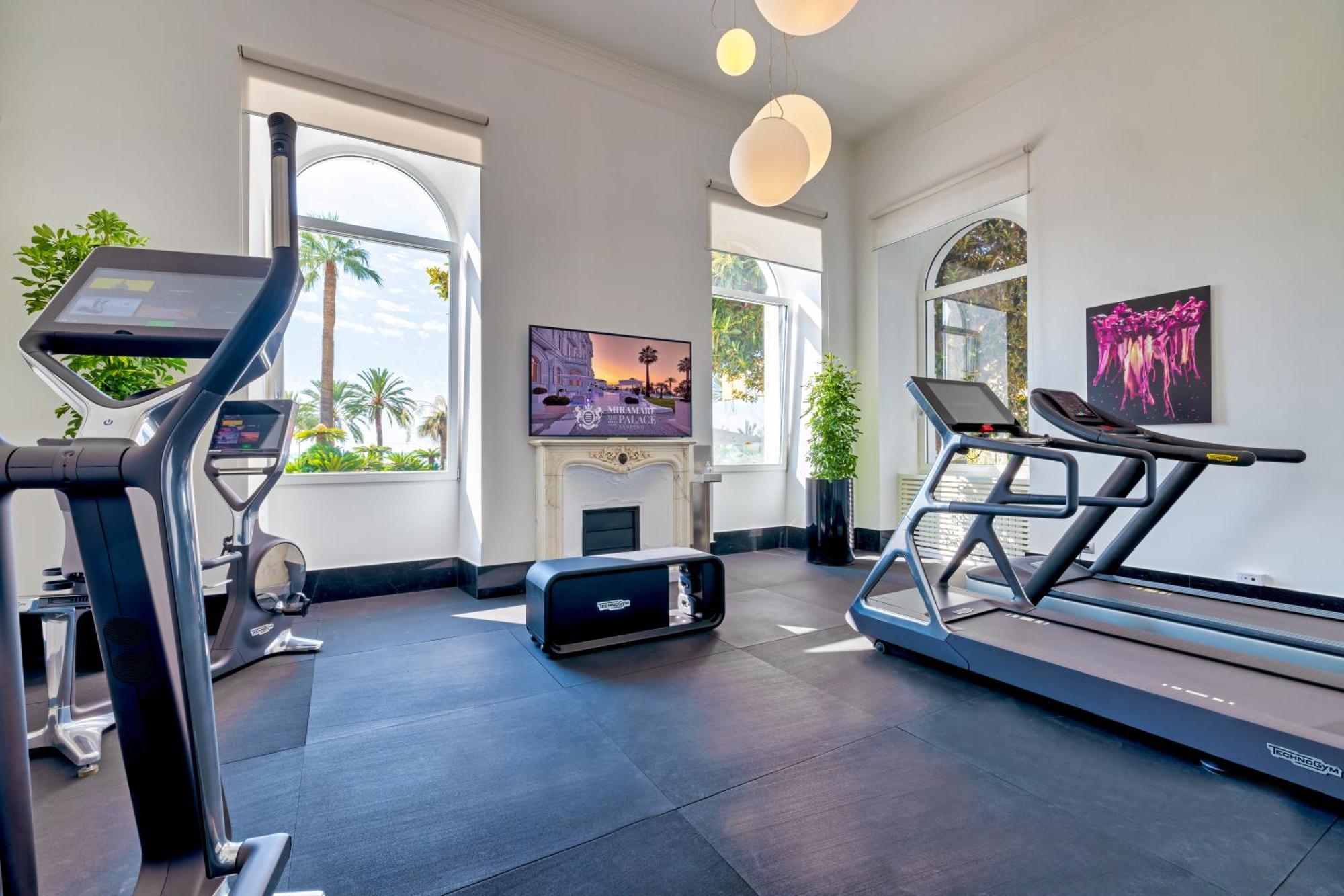 Miramare The Palace Resort Sanremo Esterno foto The gym at The Ivy