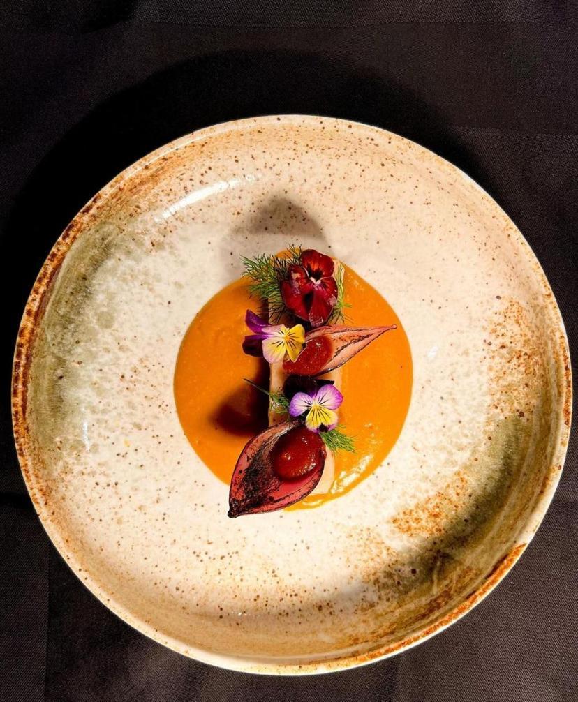 Miramare The Palace Resort Sanremo Esterno foto A dish at the restaurant