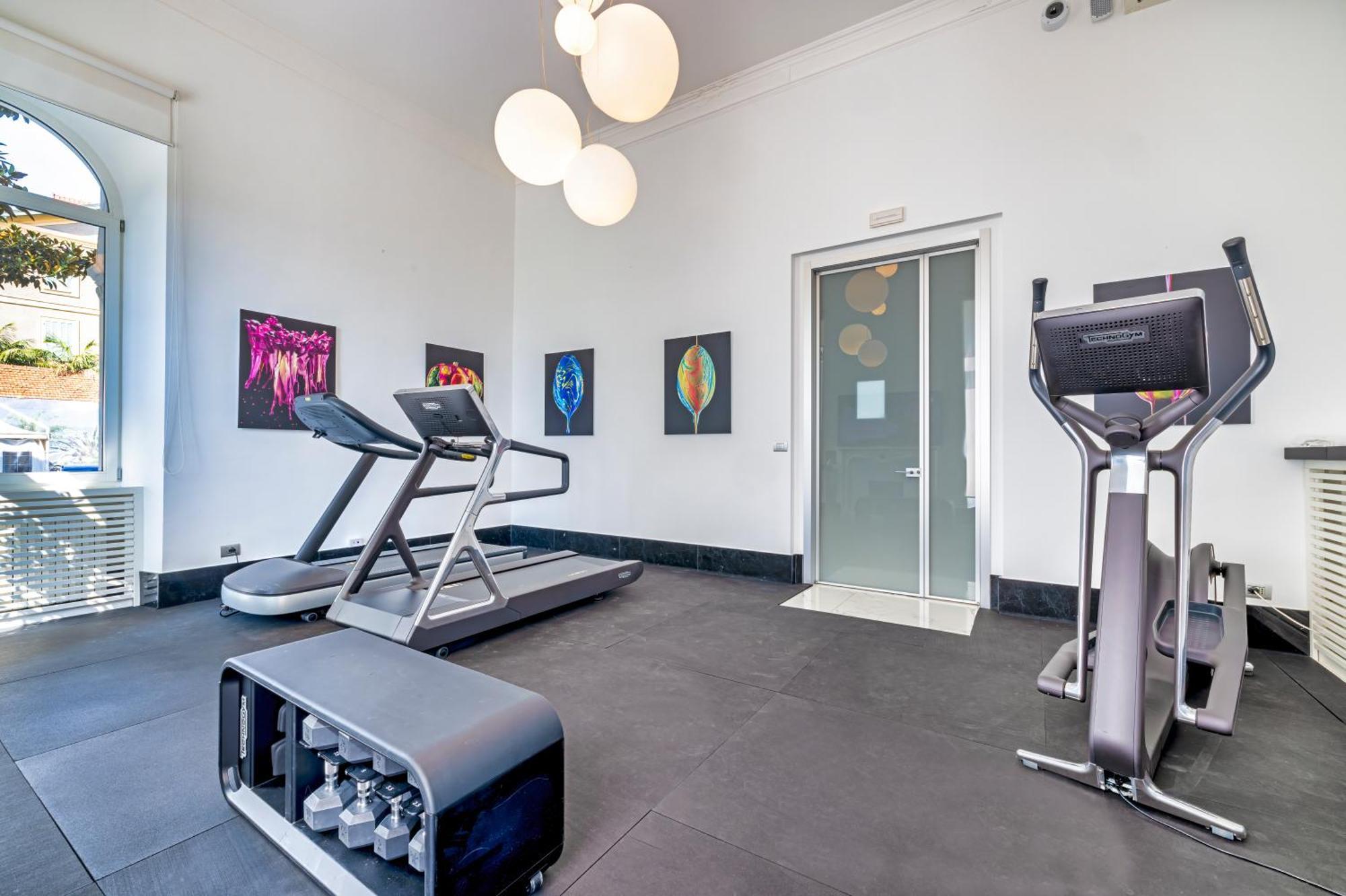Miramare The Palace Resort Sanremo Esterno foto The gym at the hotel