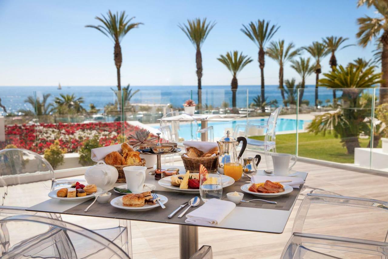 Miramare The Palace Resort Sanremo Esterno foto Breakfast at the hotel